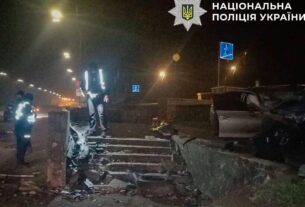 Новини Києва - У Києві 18-річний водій загинув, влетівши у підземний перехід