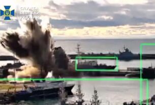 Новини світу - У РФ заперечують знищення своєї субмарину у Новоросійську