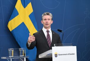 Новини світу - У Швеції закликали надати Україні "репараційну позику"