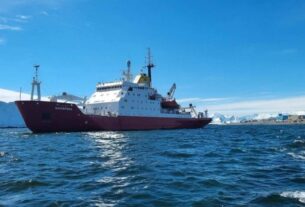 Новини світу - Український криголам Ноосфера вперше перетнув Південне полярне коло