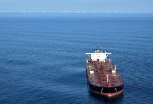 Новини світу - ЄС та G7 готують повну заборону морських перевезень російської нафти - ЗМІ