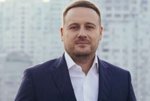 Корупція - Депутат Київради від Батьківщини Слончак активно купує нерухомість під час війни
