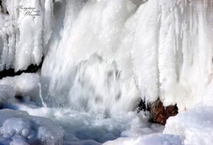 Новини України - Крига повністю скувала Джуринський водоспад