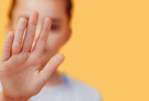 Новини України - На Кіровоградщині мати-вихователька приковувала неповнолітню ланцюгами