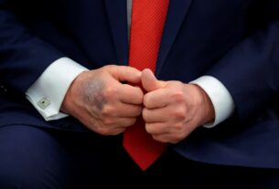 Новини світу - Повторні синці на руці: у США обговорюють здоров'я Трампа