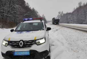 Новини України - Сильний снігопад ускладнив на трасі Київ-Чоп