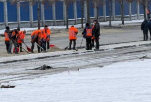 Новини України - В Дніпрі на дорогах 300 тонн олії через атаку РФ